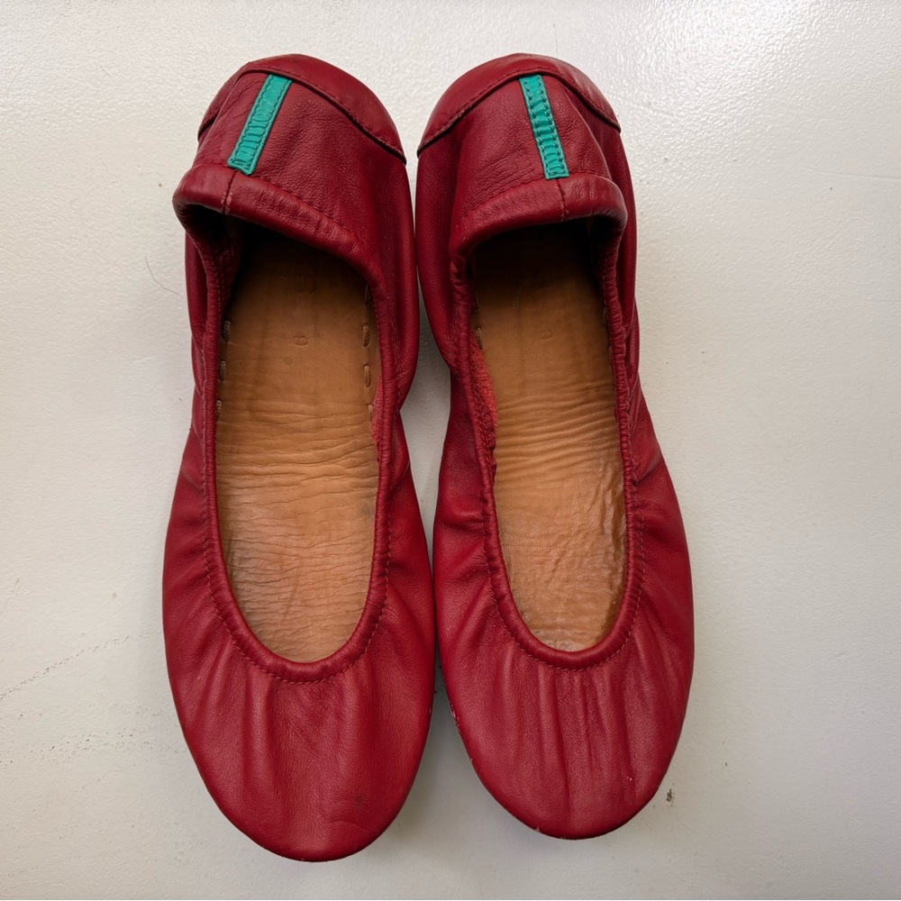 Cardinal Red Tieks Flats